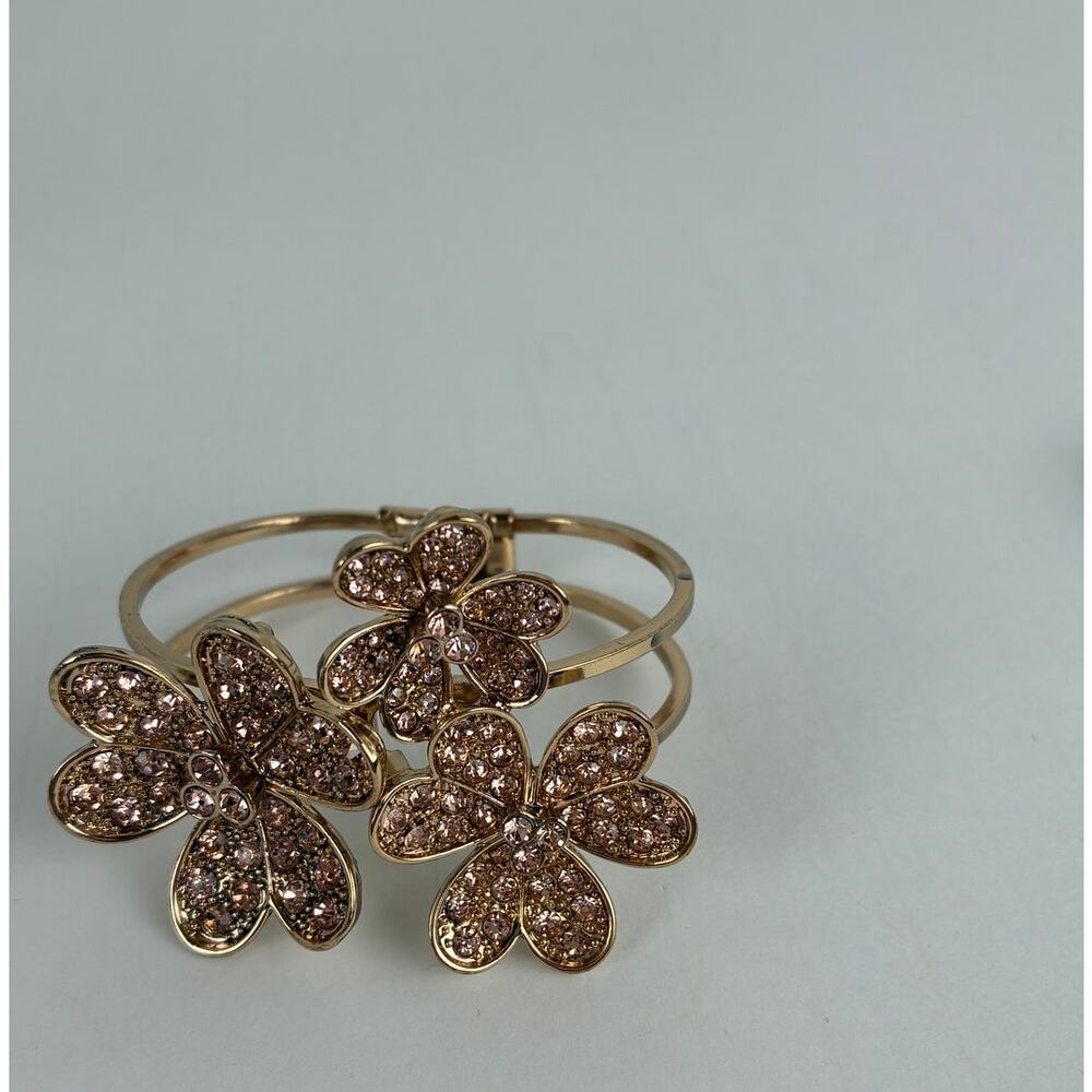 Bracelet Gold Tone Gold Daisies Inlaid Small Faceted Acrylic Stones Hinged